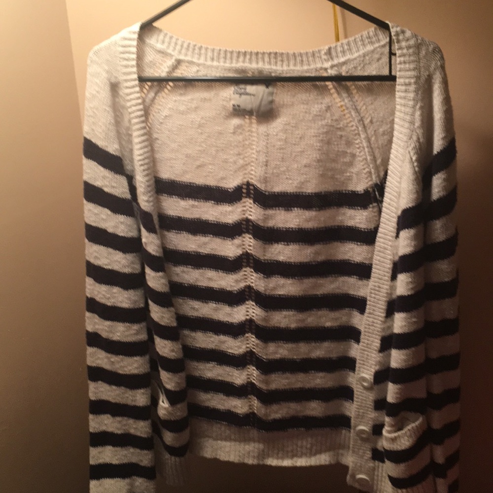 AMERICAN EAGLE OUTFITTERS SWEATER SIZE M